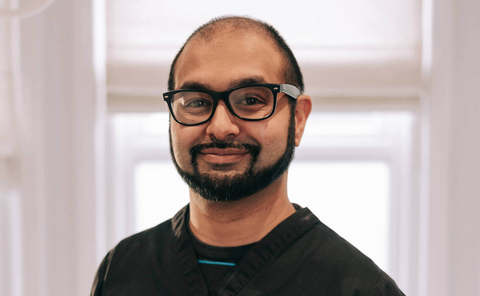 Dr Ismail Qazi Cosmetic Dentist Bournemouth